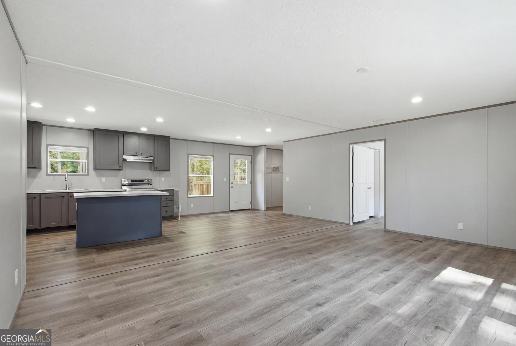 4 bedroom, 2 bathroom, 1,568 sq ft manufactured home,single family residence for sale at 909 Smith Loop Road, Demorest, GA 30535 — photo 6