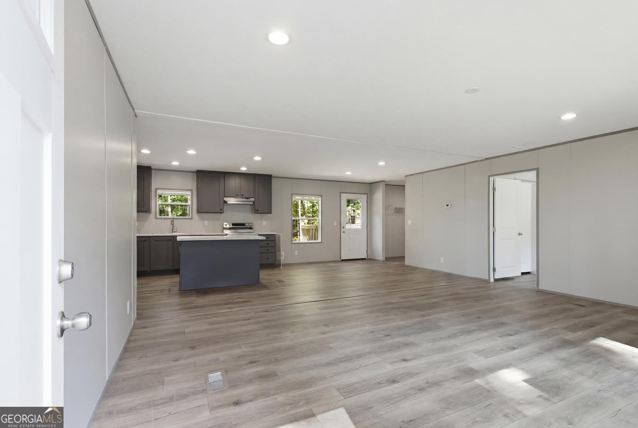 4 bedroom, 2 bathroom, 1,568 sq ft manufactured home,single family residence for sale at 909 Smith Loop Road, Demorest, GA 30535 — photo 5