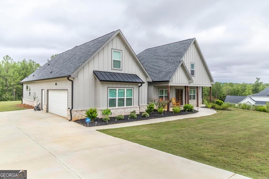 4 bedroom, 3 bathroom, 3,561 sq ft single family residence for sale at 216 Creekside Trail, Forsyth, GA 31029 — photo 8