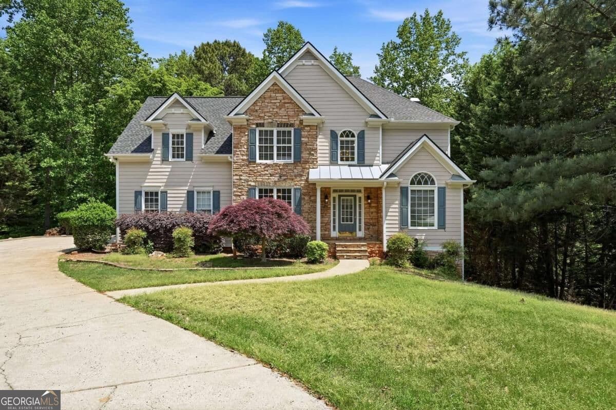4 bedroom, 2.5 bathroom, 2,648 sq ft single family residence for sale at 4025 Eyrie Farms Lane, Cumming, GA 30041 — photo 1 of 24