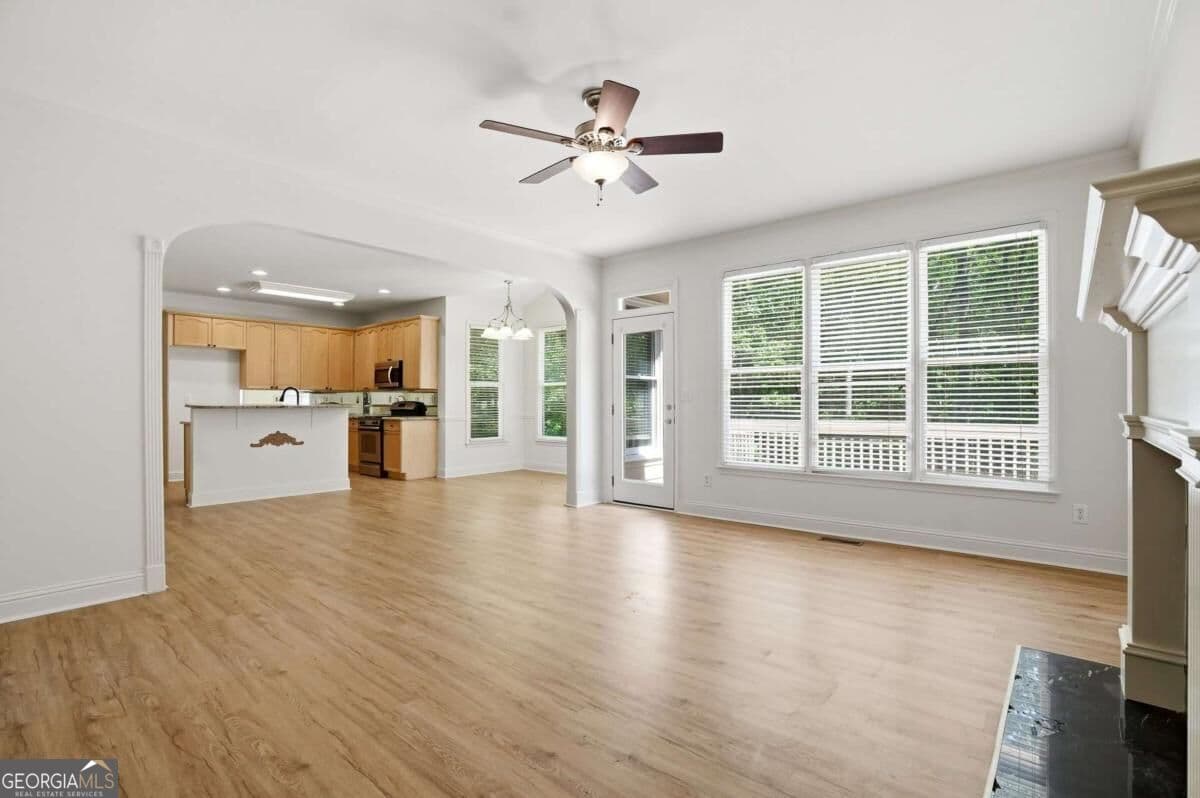 4 bedroom, 2.5 bathroom, 2,648 sq ft single family residence for sale at 4025 Eyrie Farms Lane, Cumming, GA 30041 — photo 5