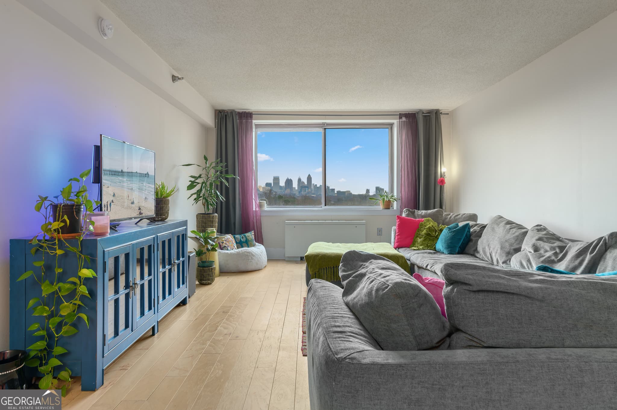 1 bedroom, 1 bathroom, 837 sq ft condominium for sale at 2479 Peachtree Road 601, Atlanta, GA 30305 — photo 2