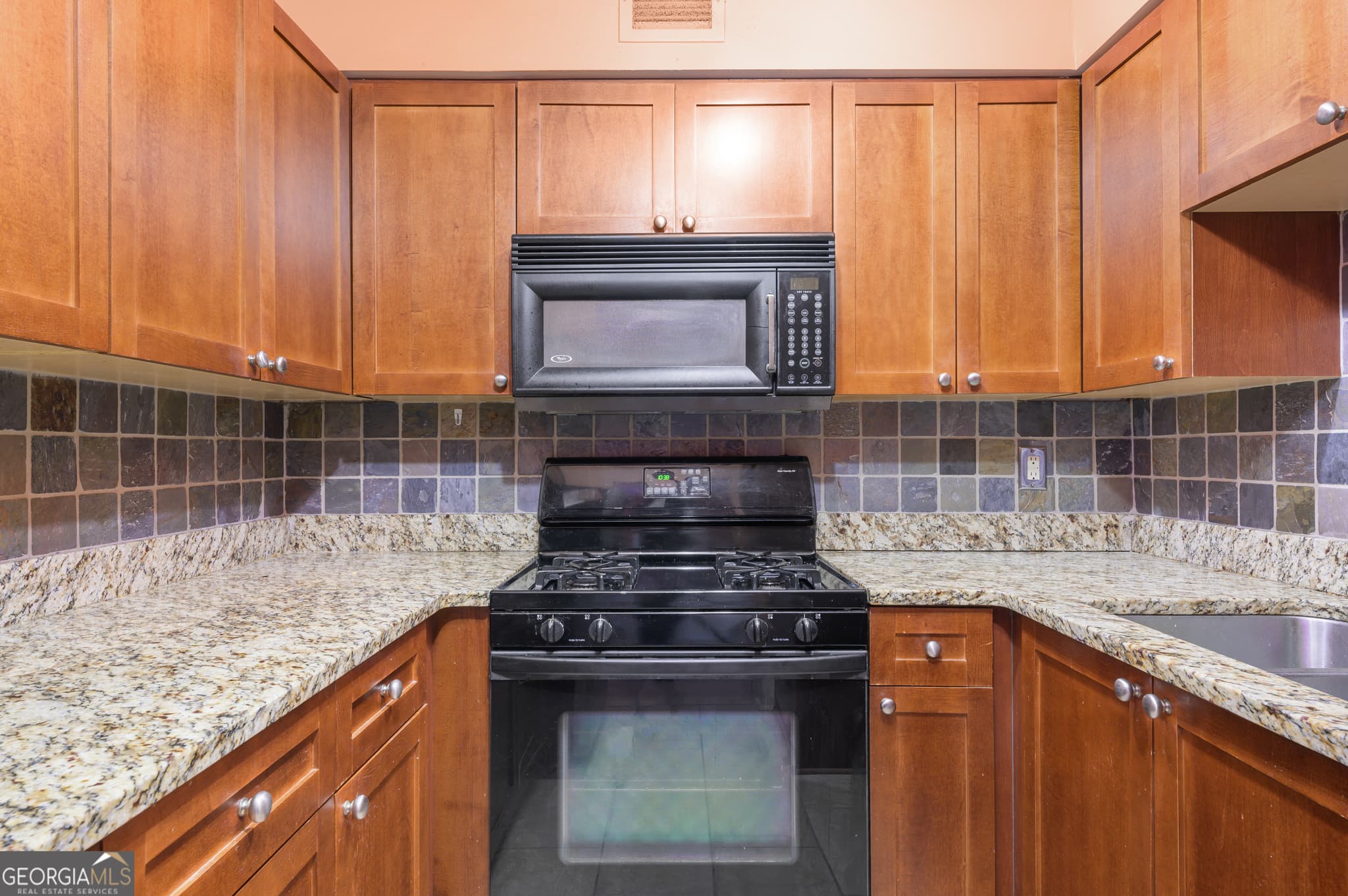 1 bedroom, 1 bathroom, 837 sq ft condominium for sale at 2479 Peachtree Road 601, Atlanta, GA 30305 — photo 7