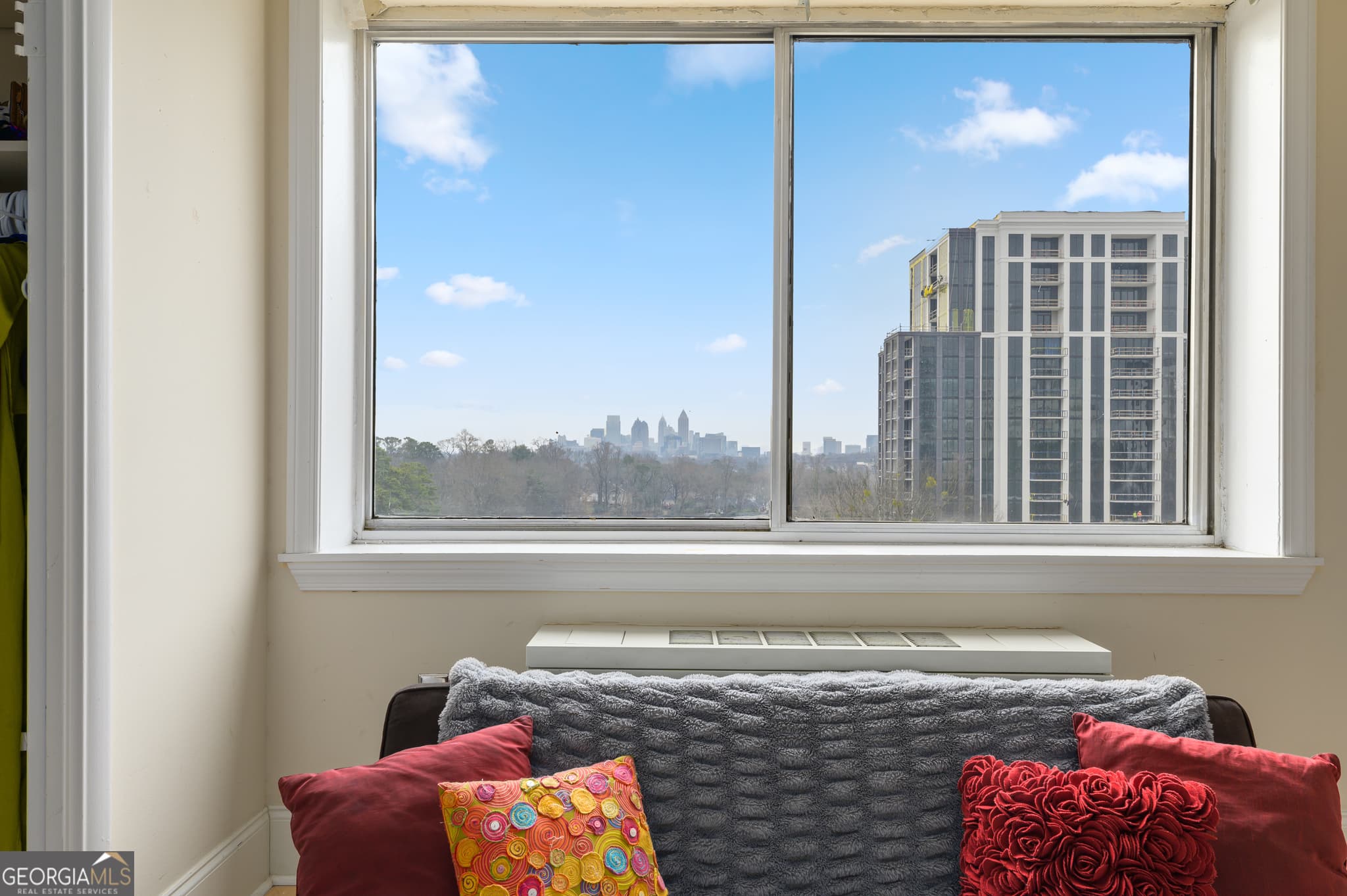 1 bedroom, 1 bathroom, 837 sq ft condominium for sale at 2479 Peachtree Road 601, Atlanta, GA 30305 — photo 9