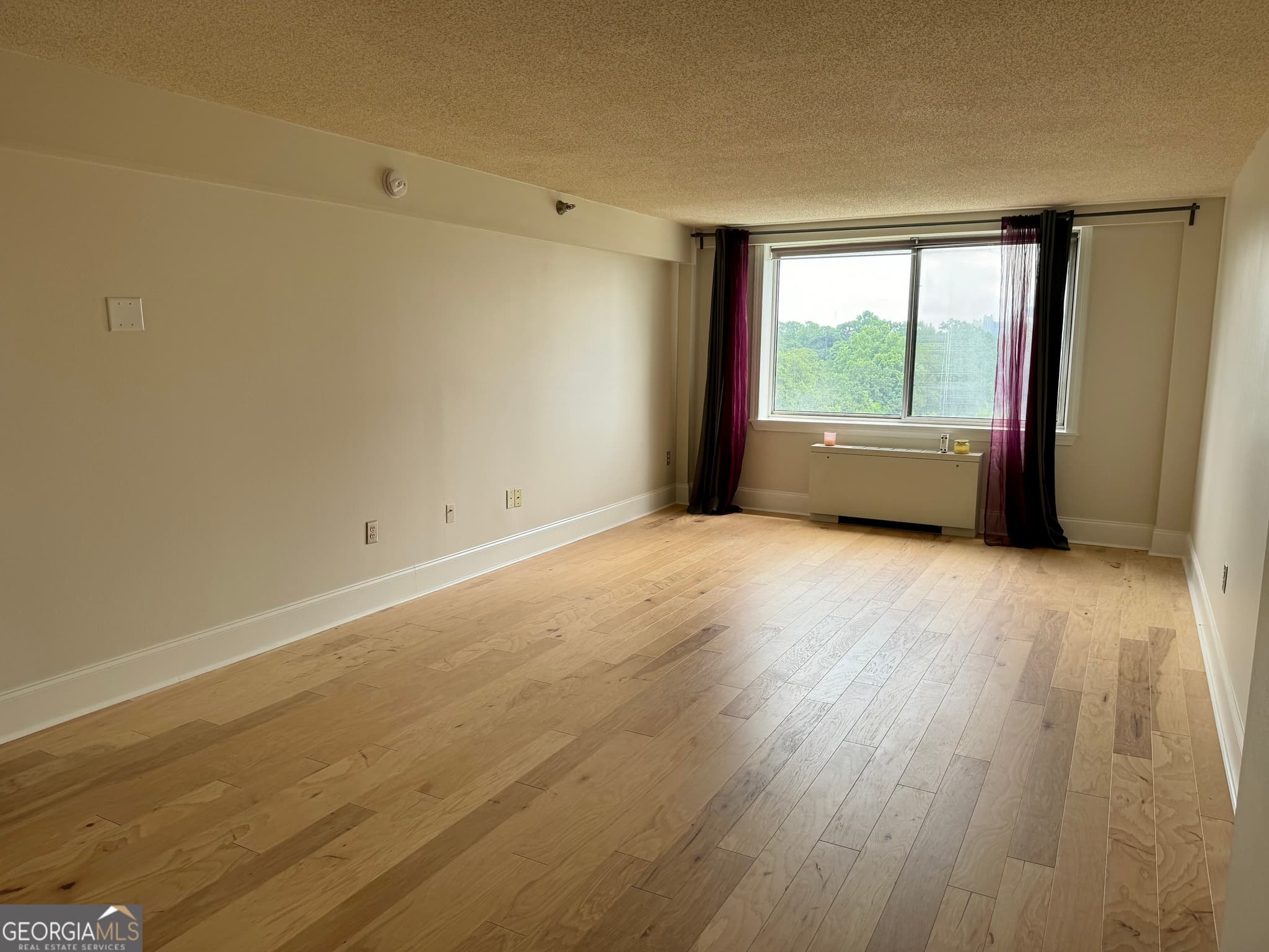 1 bedroom, 1 bathroom, 837 sq ft condominium for sale at 2479 Peachtree Road 601, Atlanta, GA 30305 — photo 4