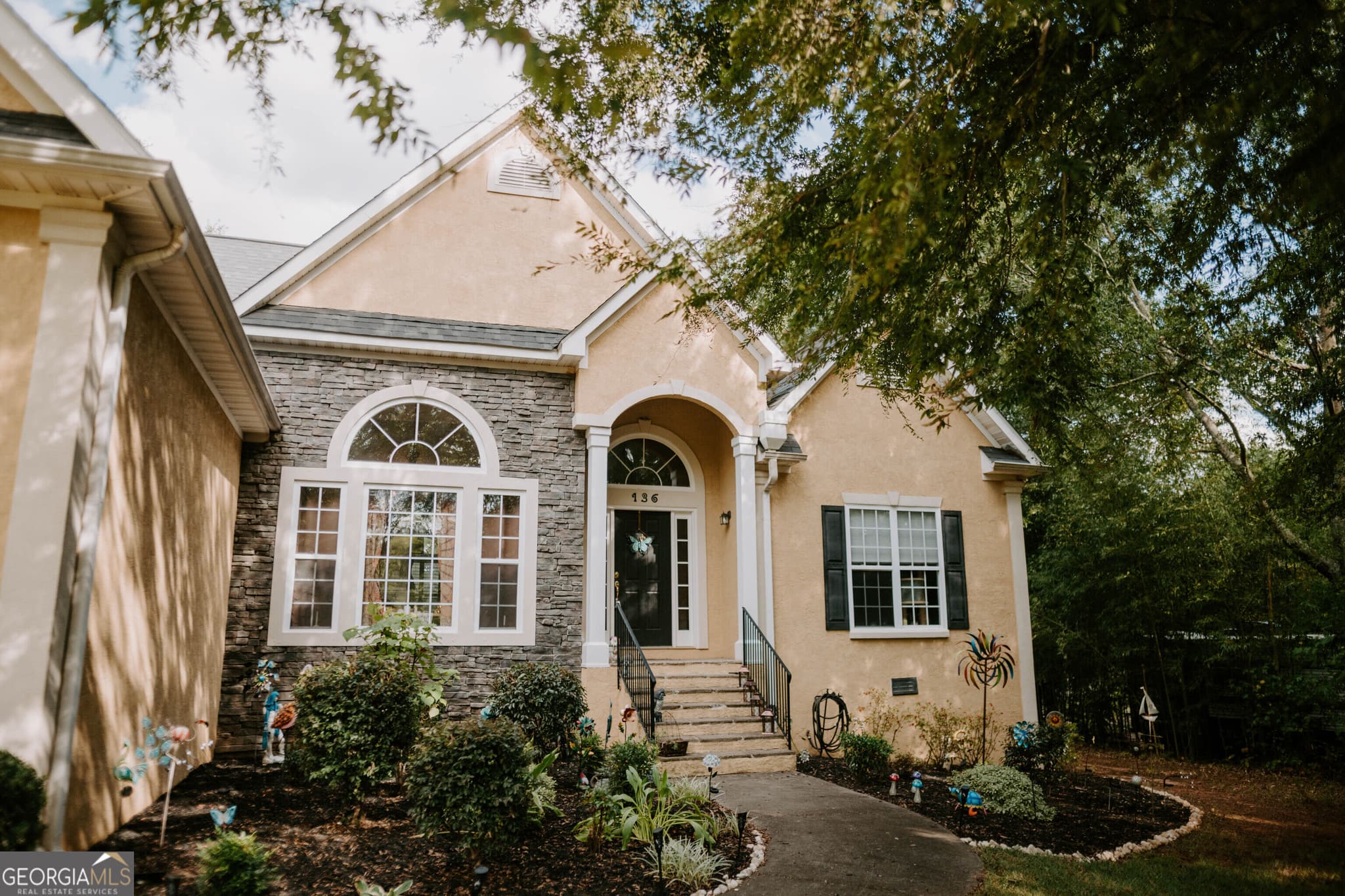 4 bedroom, 3.5 bathroom, 3,002 sq ft single family residence for sale at 136 King Richard Drive, Griffin, GA 30223 — photo 2
