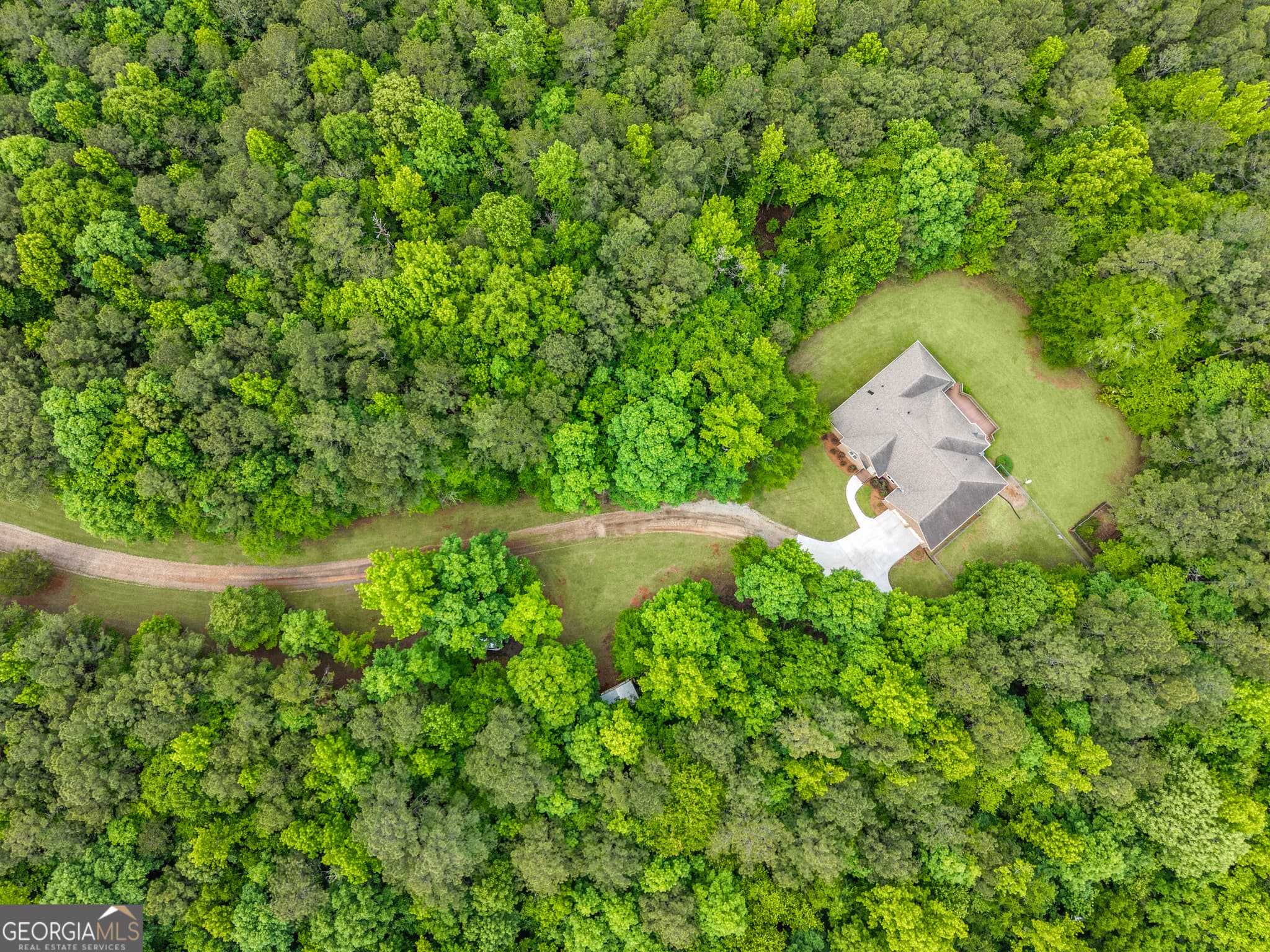 3 bedroom, 2 bathroom, 2,267 sq ft single family residence for sale at 1370 Deerwood Drive, Madison, GA 30650 — photo 4