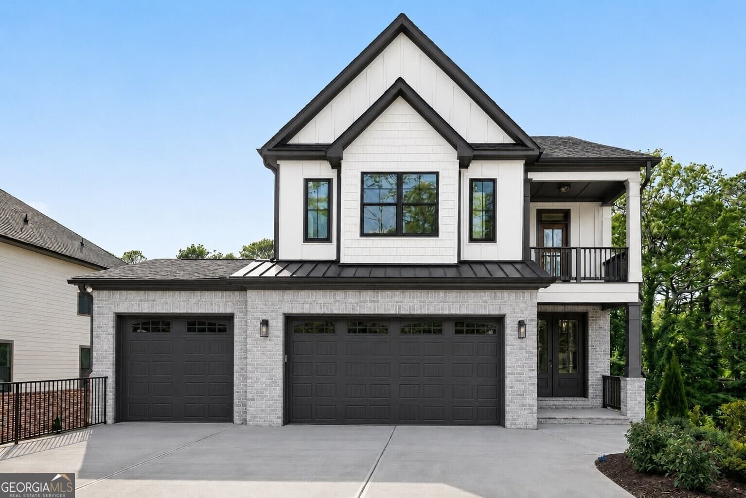 4 bedroom, 4.5 bathroom, 3,034 sq ft single family residence for sale at 5604 Meadowstone Walk, Kennesaw, GA 30152