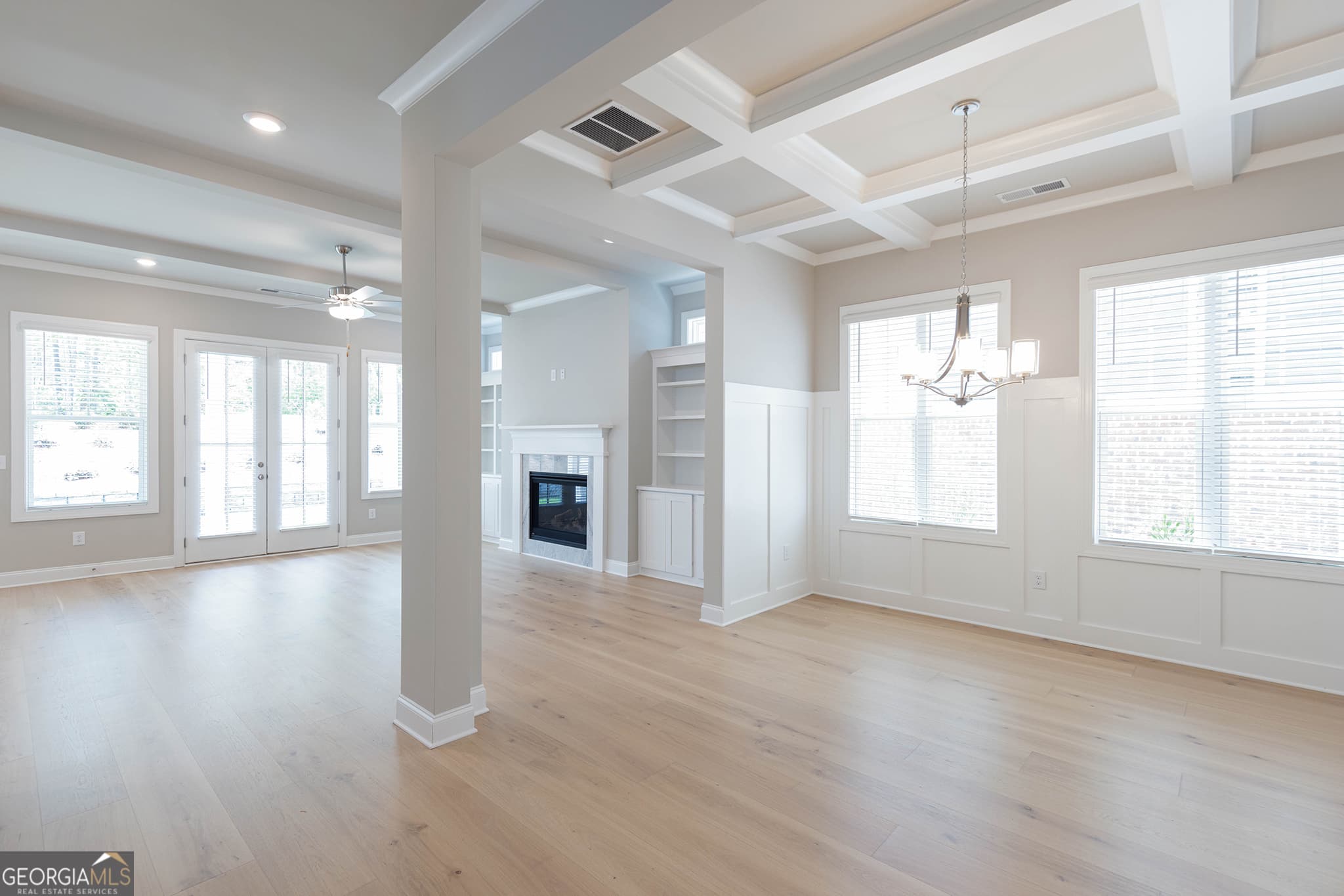 4 bedroom, 4.5 bathroom, 3,034 sq ft single family residence for sale at 5604 Meadowstone Walk, Kennesaw, GA 30152 — photo 5