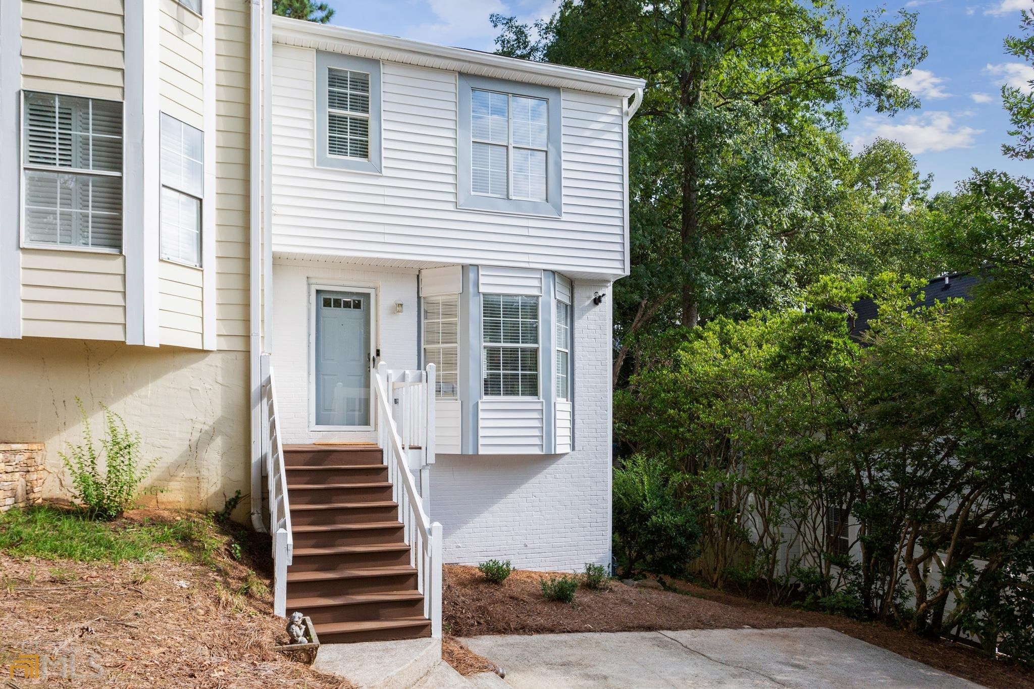 3 bedroom, 3.5 bathroom, 1,838 sq ft townhouse for rent at 5212 Laurel Bridge Drive, Smyrna, GA 30082 for $2,600 a month — photo 2