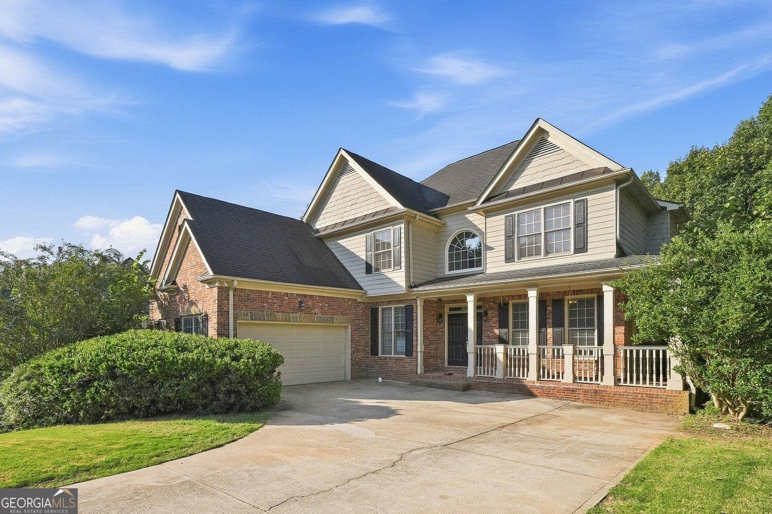 5 bedroom, 4 bathroom, 3,153 sq ft single family residence for sale at 2090 Misty Oaks Drive, Buford, GA 30519 — photo 2