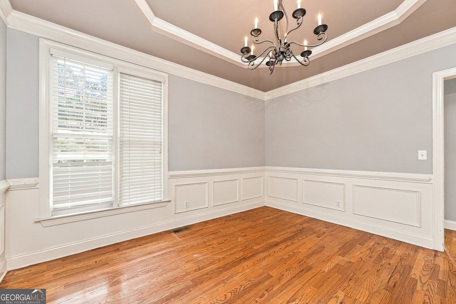 5 bedroom, 4 bathroom, 3,153 sq ft single family residence for sale at 2090 Misty Oaks Drive, Buford, GA 30519 — photo 7