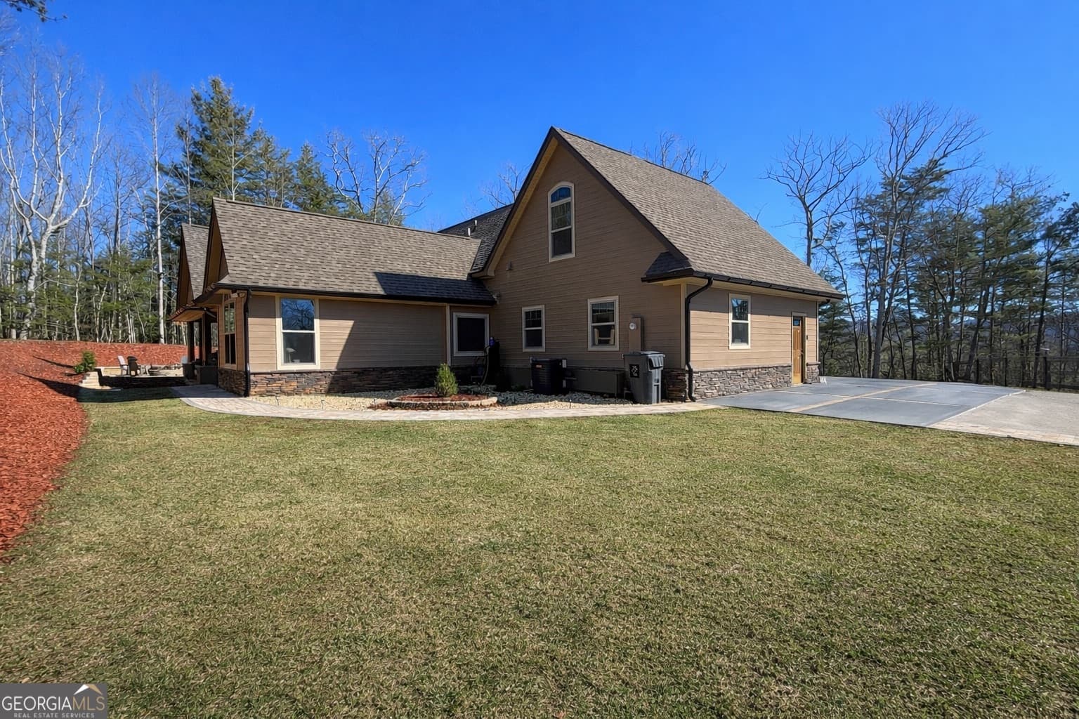 3 bedroom, 2.5 bathroom, 2,819 sq ft single family residence for sale at 3331 Gumlog Road, Young Harris, GA 30582 — photo 2