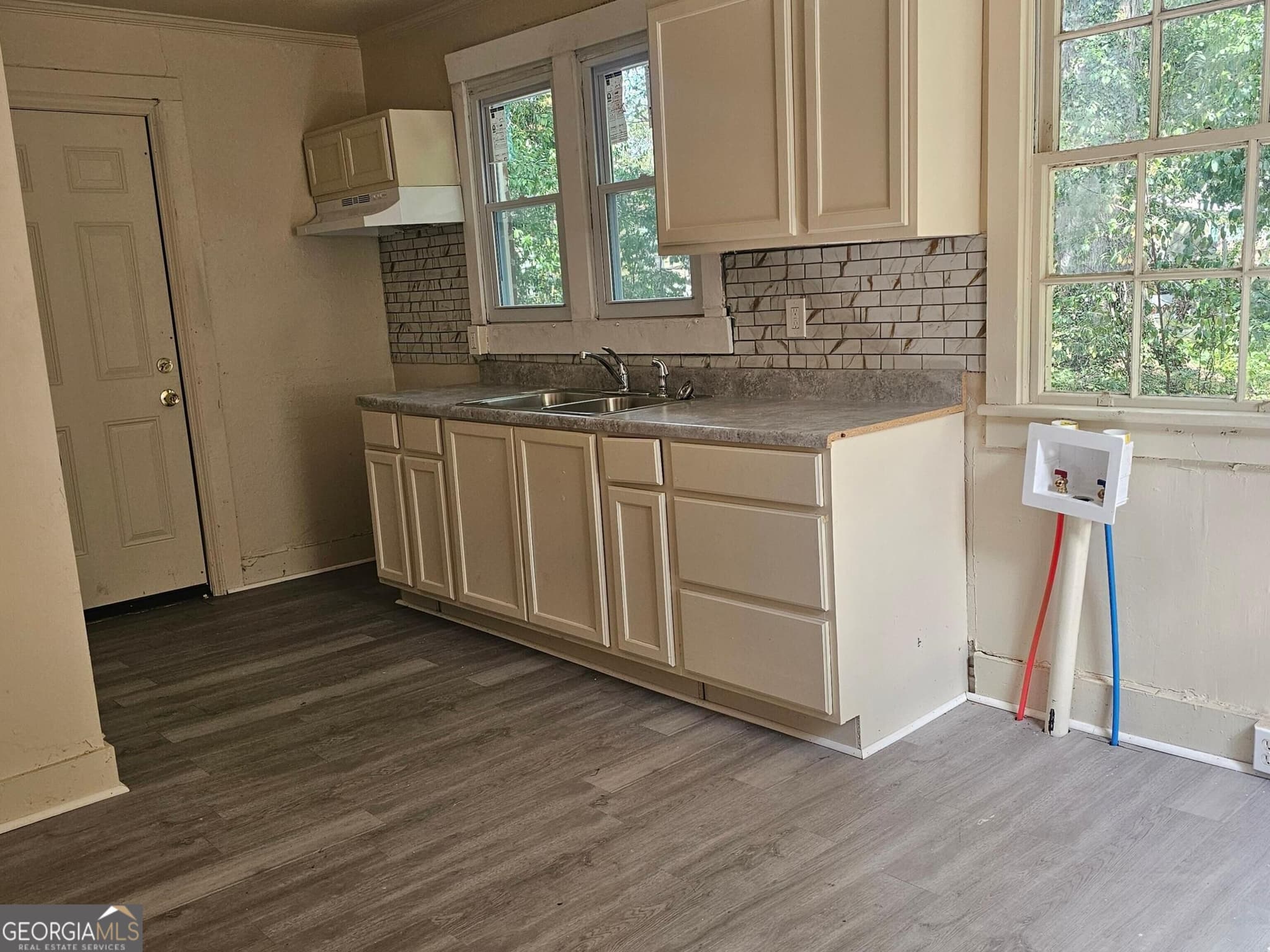 2 bedroom, 1 bathroom, 837 sq ft single family residence for rent at 3696 Flamingo Drive, Macon, GA 31206 for $888 a month — photo 3