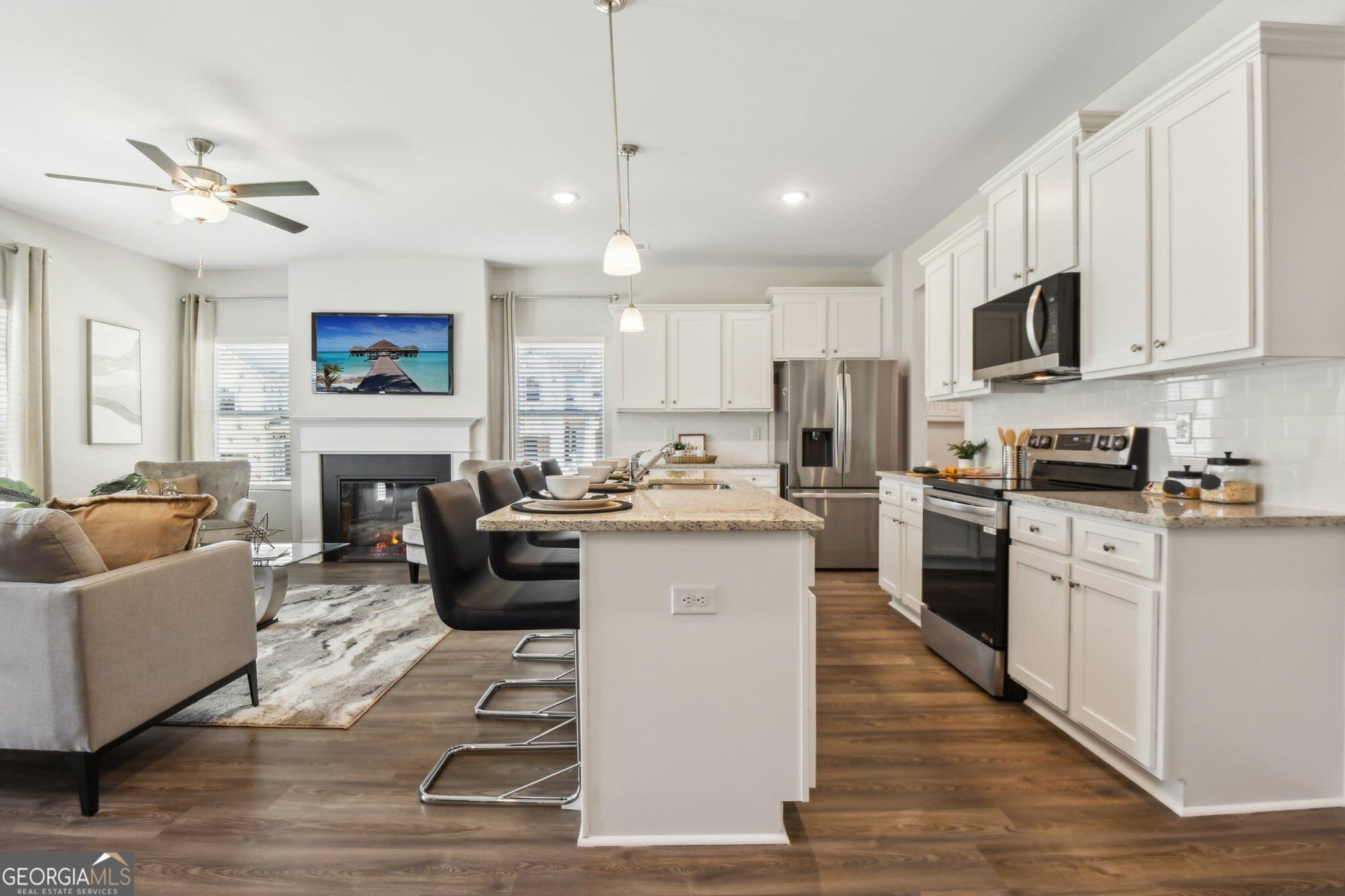 3 bedroom, 2.5 bathroom, 1,817 sq ft townhouse for sale at 7034 Old Bridge Lane, Conyers, GA 30013 — photo 9