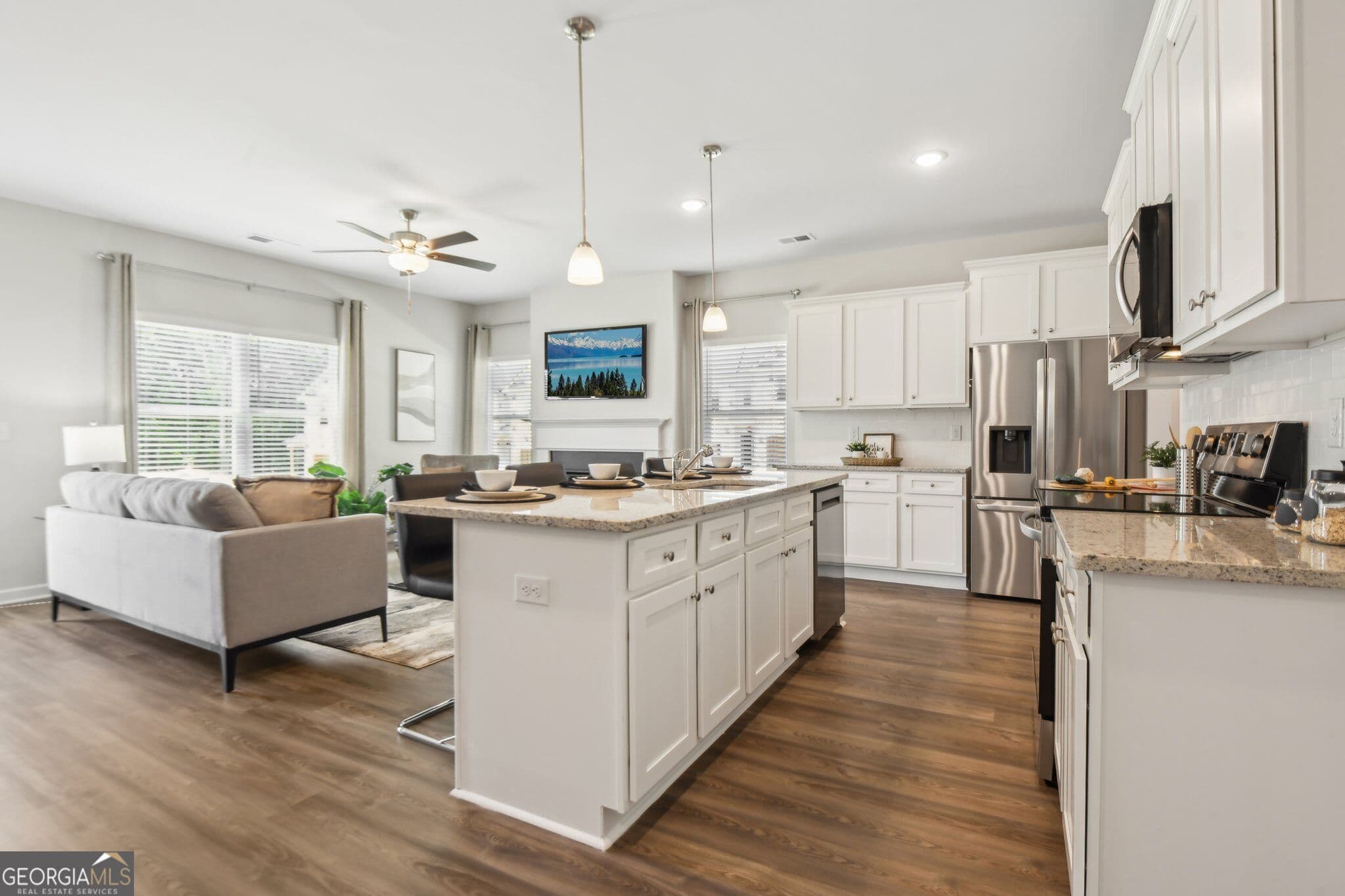 3 bedroom, 2.5 bathroom, 1,817 sq ft townhouse for sale at 7034 Old Bridge Lane, Conyers, GA 30013 — photo 8