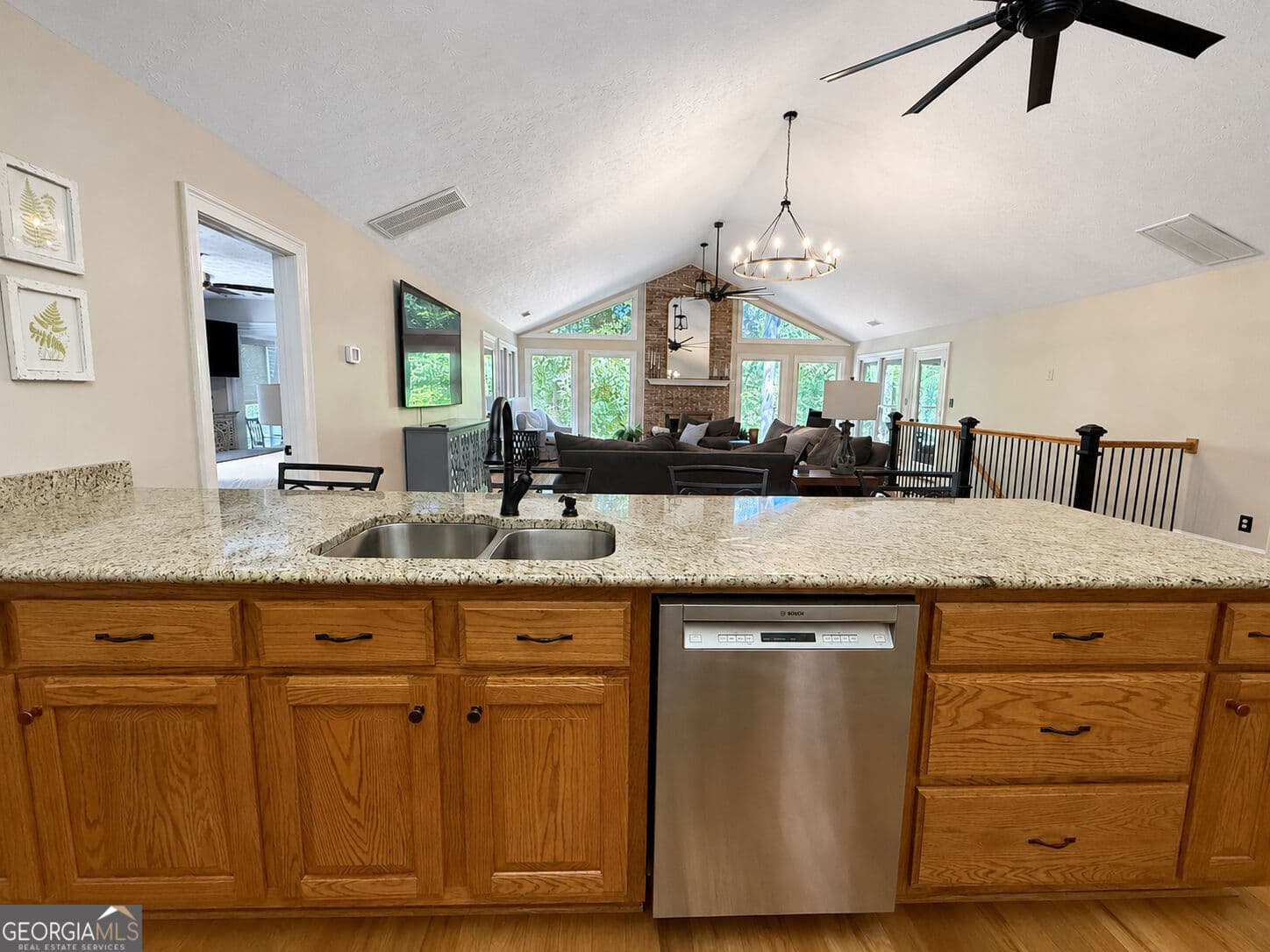 5 bedroom, 3 bathroom, 3,787 sq ft single family residence for sale at 201 Hickory Hill Lane, Martin, GA 30557 — photo 2