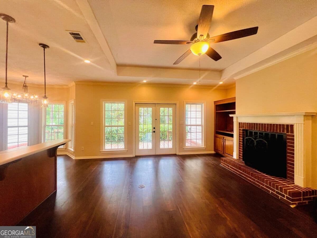 4 bedroom, 2.5 bathroom, 2,658 sq ft single family residence for sale at 4022 Liska Circle, Valdosta, GA 31605 — photo 6