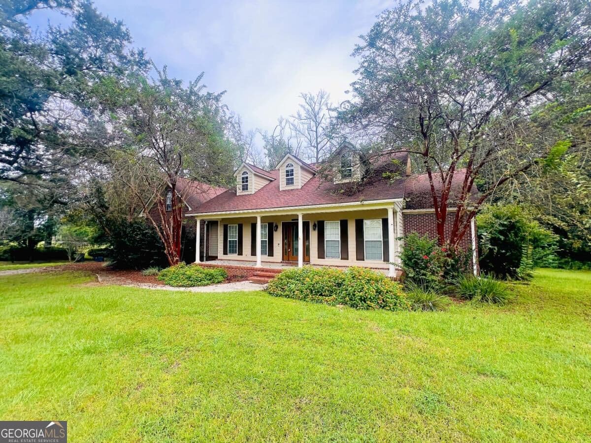 4 bedroom, 2.5 bathroom, 2,658 sq ft single family residence for sale at 4022 Liska Circle, Valdosta, GA 31605 — photo 3