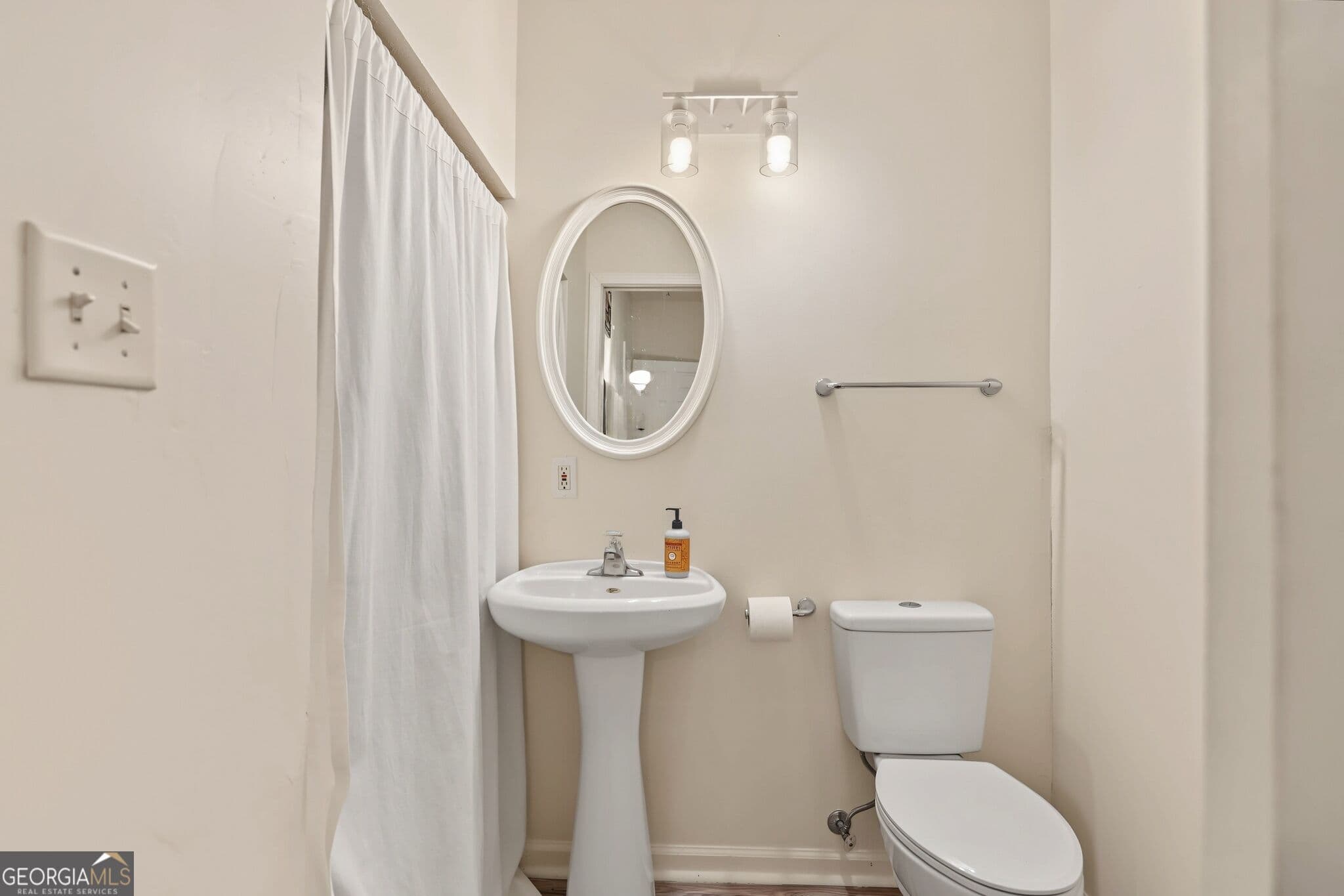 3 bedroom, 3 bathroom, 1,818 sq ft townhouse for sale at 106 Station Trail, Savannah, GA 31406 — photo 6