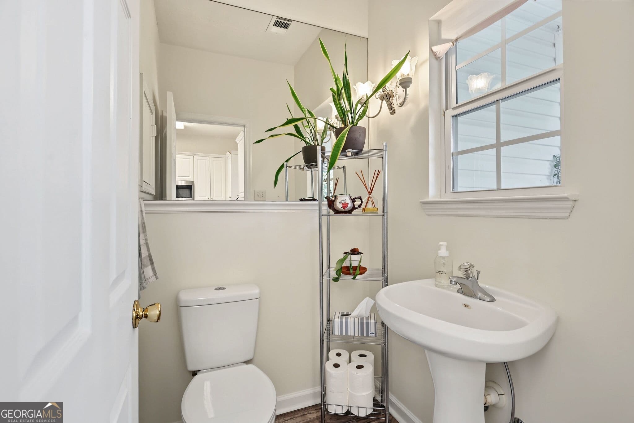 3 bedroom, 3 bathroom, 1,818 sq ft townhouse for sale at 106 Station Trail, Savannah, GA 31406 — photo 10