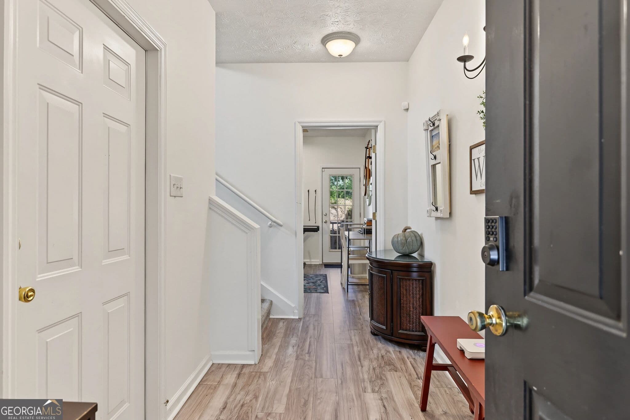 3 bedroom, 3 bathroom, 1,818 sq ft townhouse for sale at 106 Station Trail, Savannah, GA 31406 — photo 4