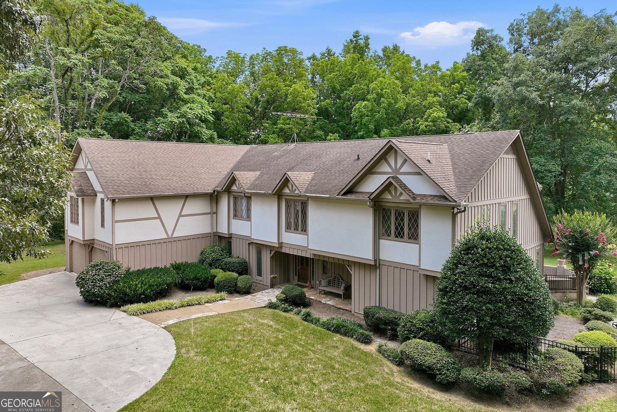 5 bedroom, 4 bathroom, 4,280 sq ft single family residence for sale at 3421 Chestatee Road, Gainesville, GA 30506 — photo 7