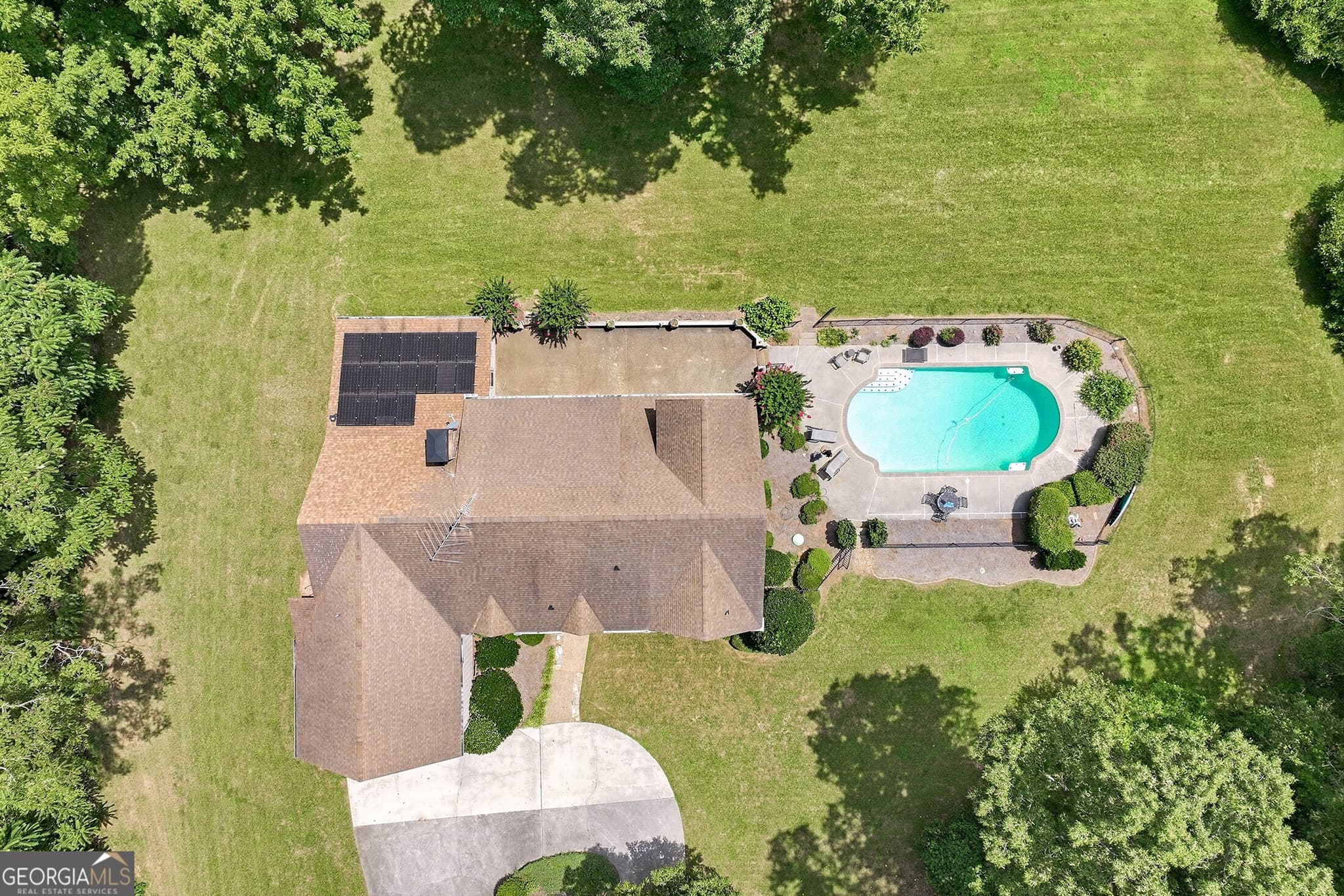 5 bedroom, 4 bathroom, 4,280 sq ft single family residence for sale at 3421 Chestatee Road, Gainesville, GA 30506 — photo 3