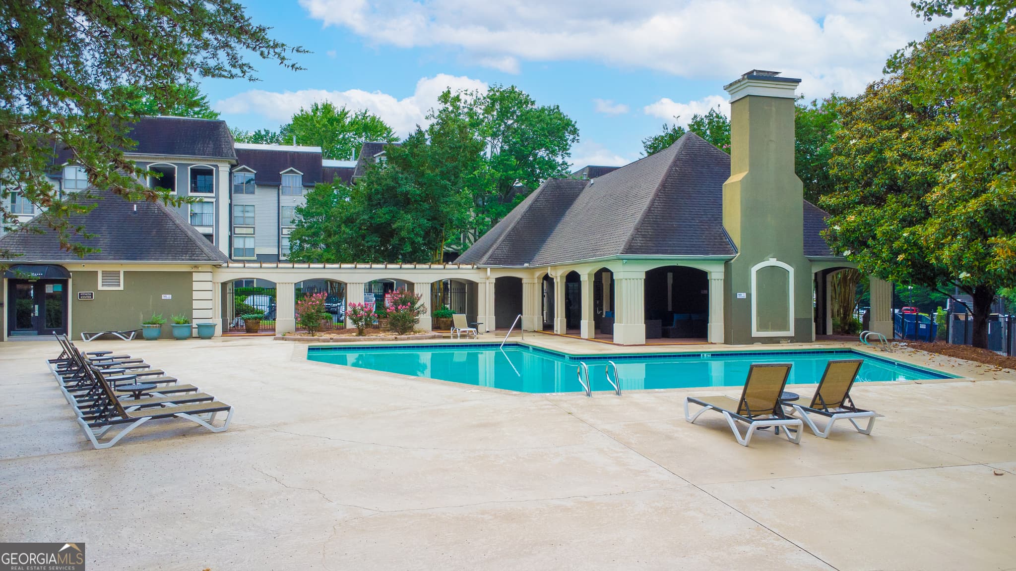 2 bedroom, 2 bathroom, 1,060 sq ft condominium sold at 2657 Lenox Road 213, Atlanta, GA 30324