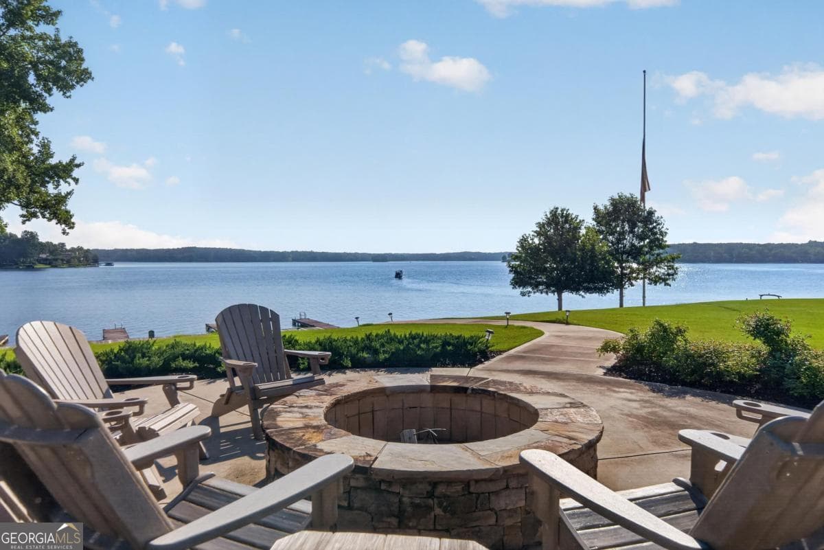 3 bedroom, 3.5 bathroom, 2,663 sq ft townhouse for sale at 204 Collis Marina Road, Eatonton, GA 31024 — photo 4