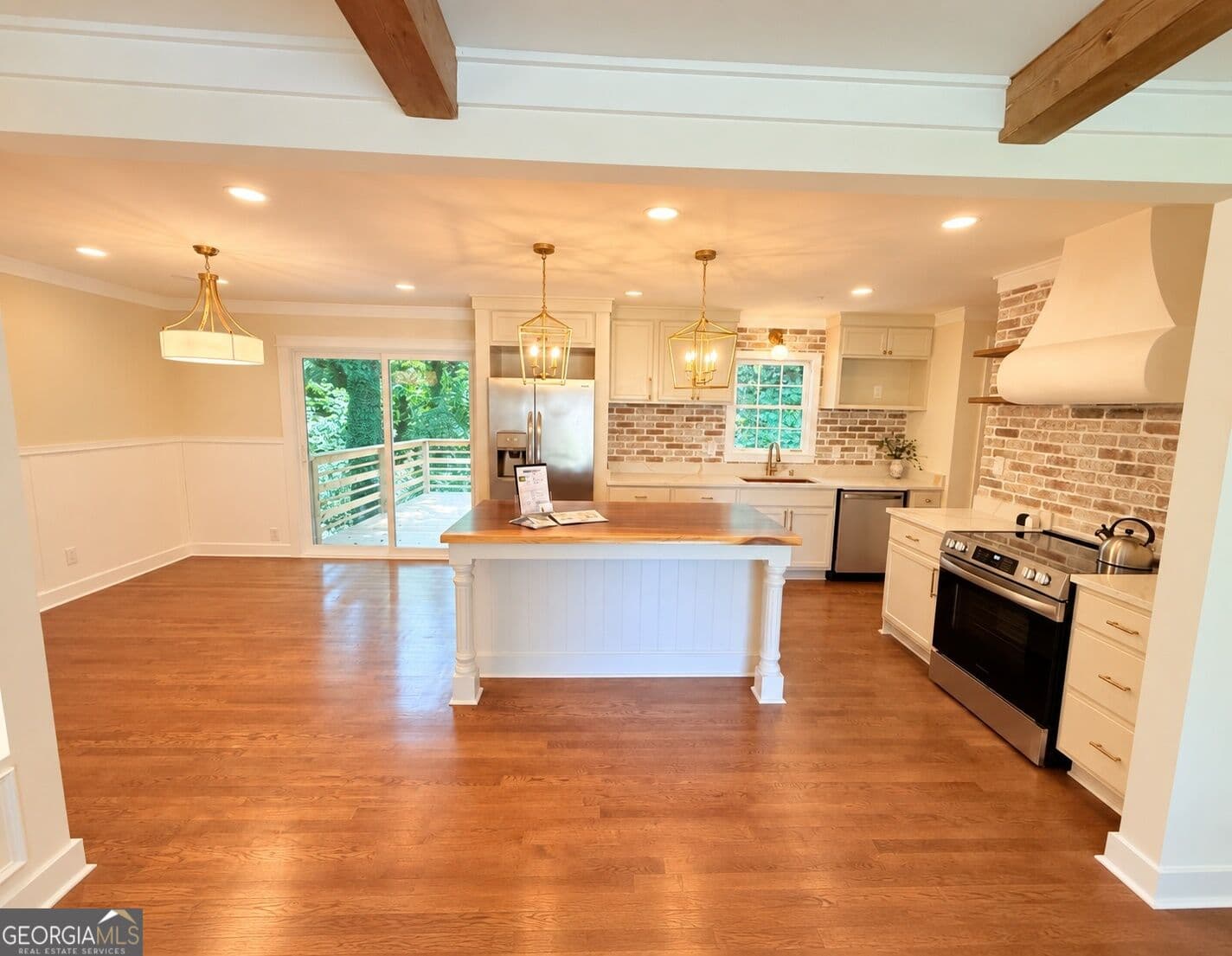 4 bedroom, 3 bathroom, 2,430 sq ft single family residence for sale at 6356 Fitzgerald Lane, Austell, GA 30168 — photo 4