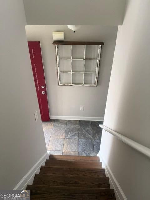 2 bedroom, 2 bathroom, 1,304 sq ft townhouse for rent at 305 Fox Overlook, Woodstock, GA 30188 for $1,900 a month — photo 2