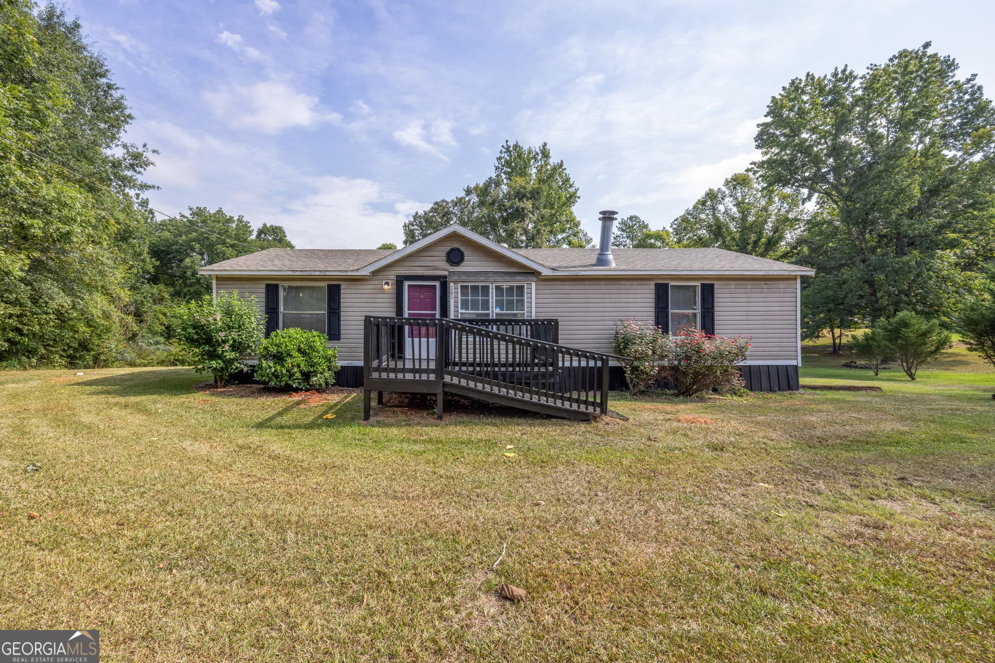 3 bedroom, 2 bathroom, 1,248 sq ft single family residence for sale at 201 Valley Circle, Washington, GA 30673