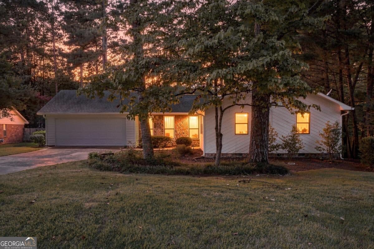 3 bedroom, 2 bathroom, 1,566 sq ft single family residence for sale at 4049 Tutwren Court, Marietta, GA 30066 — photo 2