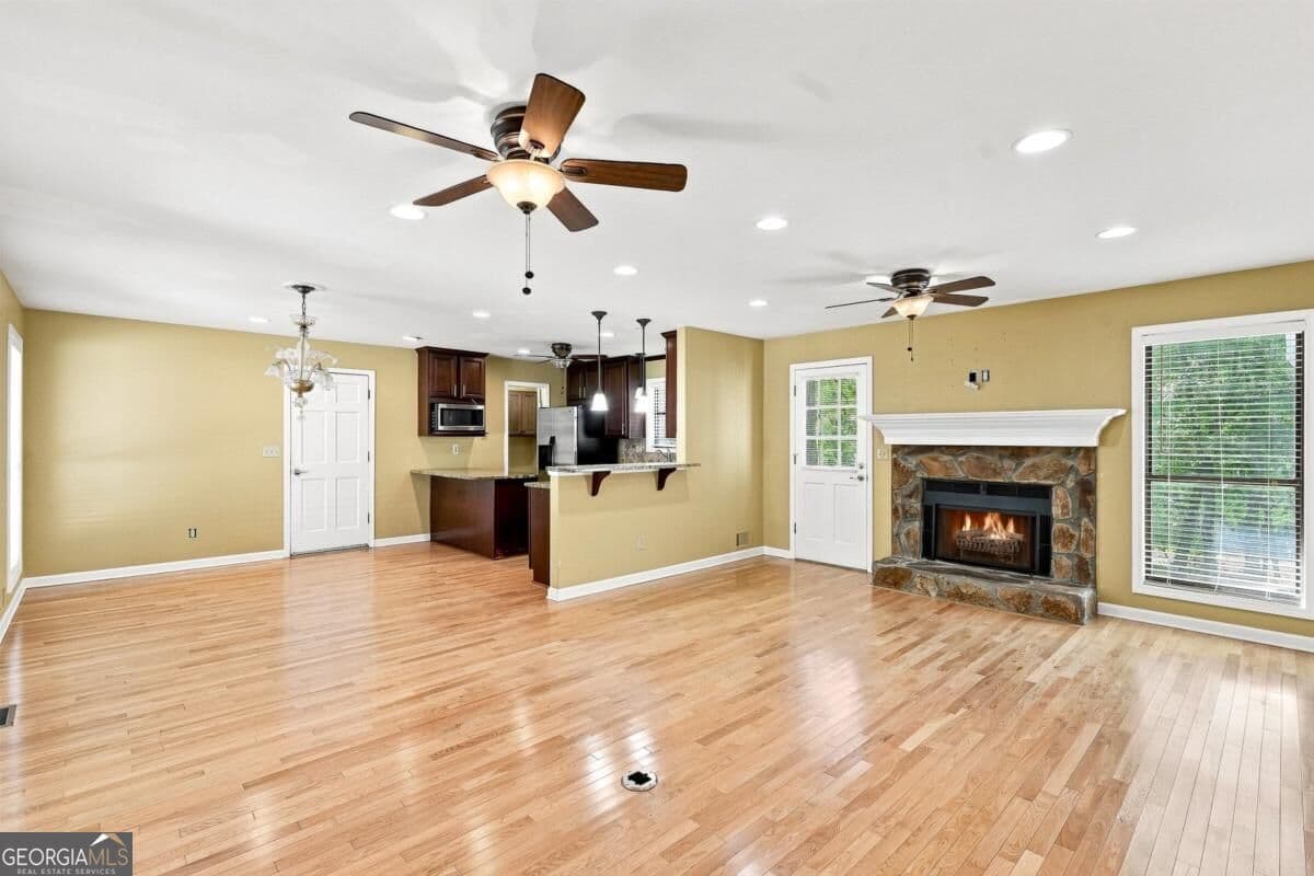 3 bedroom, 2 bathroom, 1,566 sq ft single family residence for sale at 4049 Tutwren Court, Marietta, GA 30066 — photo 7