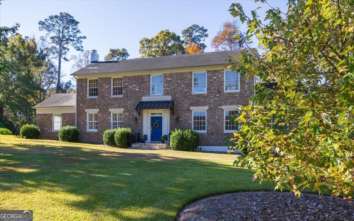 3 bedroom, 3.5 bathroom, 3,364 sq ft single family residence for sale at 4860 Forsyth Road, Macon, GA 31210 — photo 2