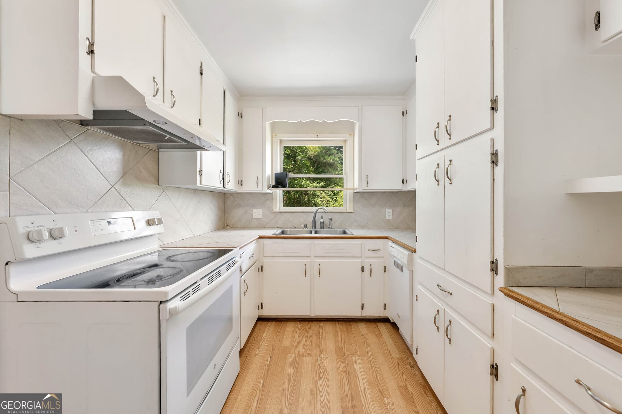 3 bedroom, 2 bathroom, 1,200 sq ft single family residence for sale at 1172 Shoal Creek Church Road, Lavonia, GA 30553 — photo 9