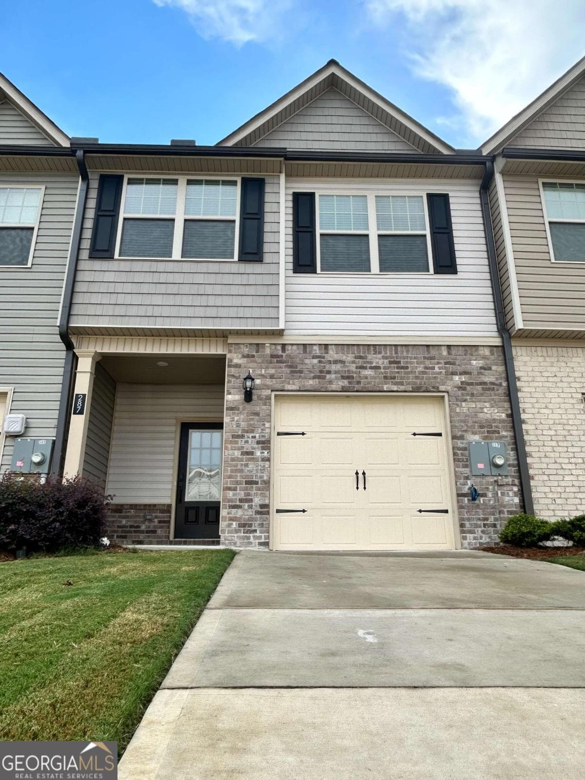 3 bedroom, 2.5 bathroom townhouse for rent at 287 Turtle Creek Drive, Winder, GA 30680 for $2,000 a month — photo 1 of 1