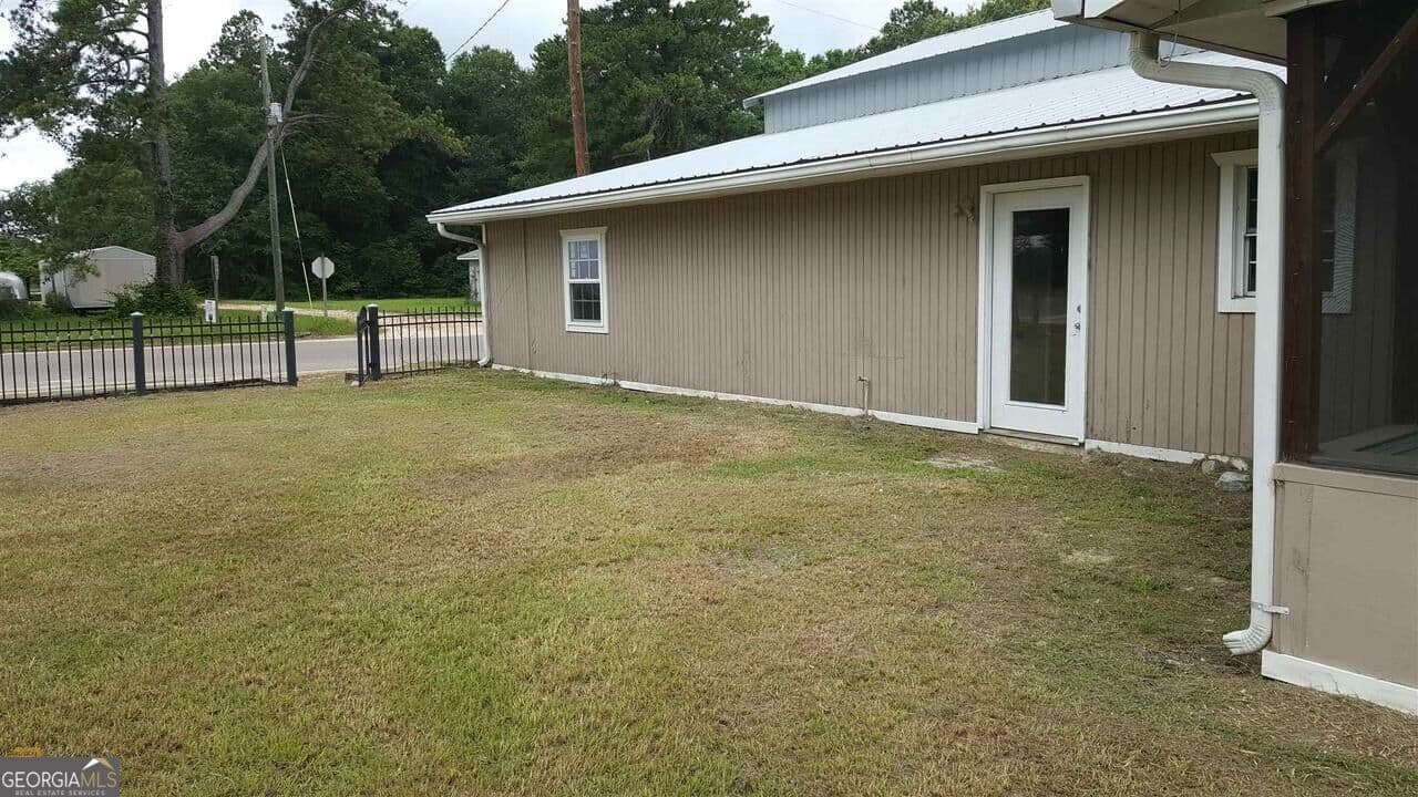 5 bedroom, 2.5 bathroom, 3,276 sq ft single family residence for sale at 7580 Leefield Stilson Road, Brooklet, GA 30415 — photo 3