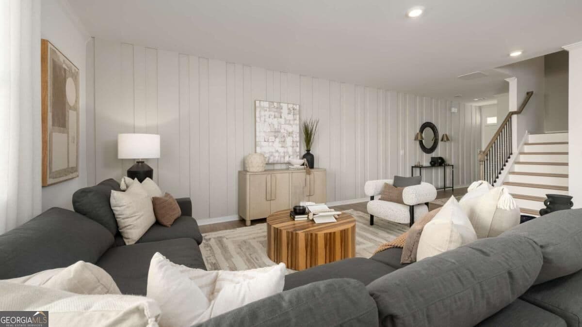 3 bedroom, 2.5 bathroom, 2,026 sq ft townhouse for sale at 4800 Guava Trace, Acworth, GA 30101 — photo 8