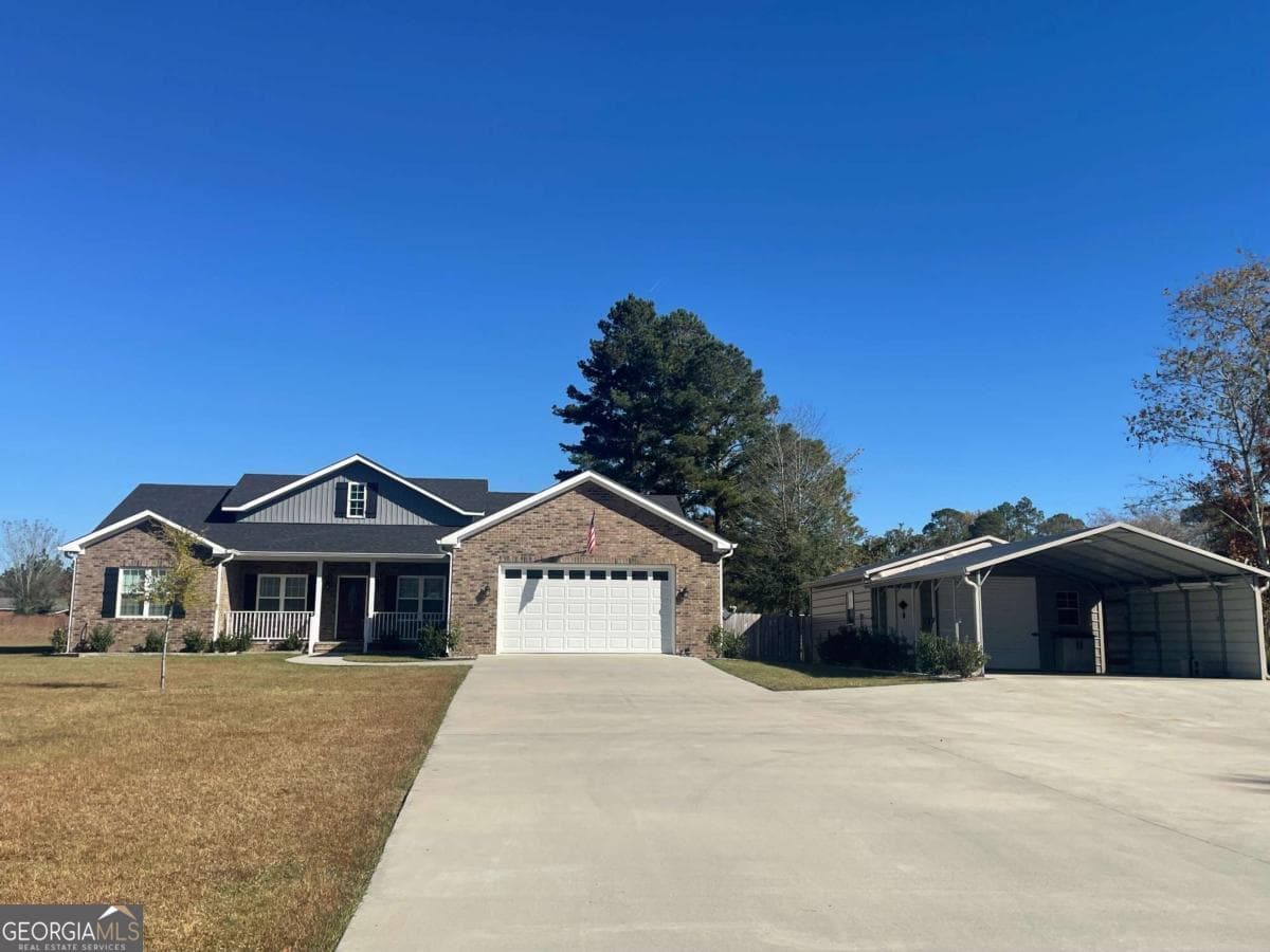 121 Lincoln Drive, Glennville, GA 30427 — most recent listing photo