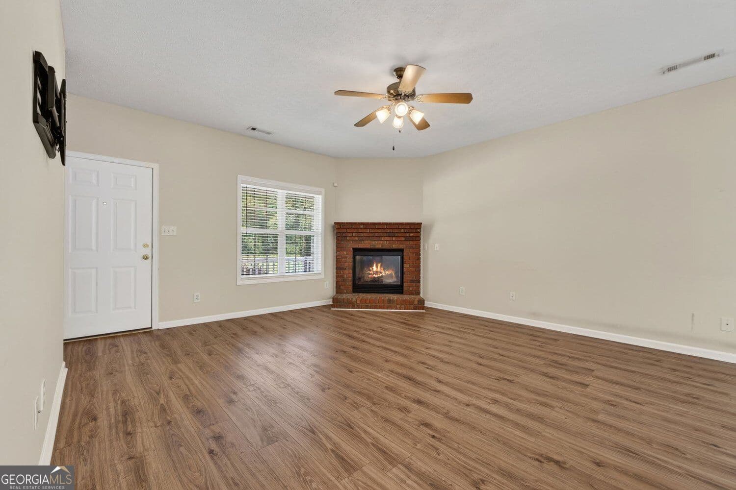 2 bedroom, 2 bathroom, 1,445 sq ft single family residence for sale at 200 Emily Park, Fayetteville, GA 30215 — photo 8
