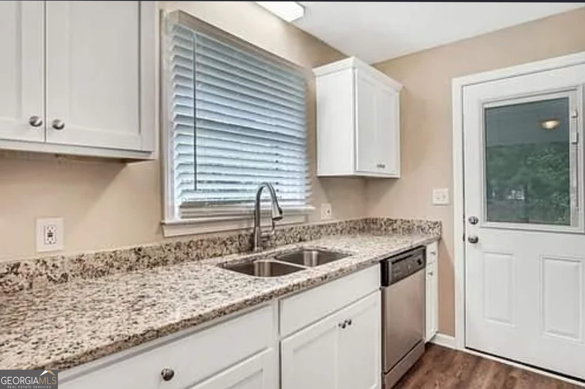 3 bedroom, 1 bathroom, 1,083 sq ft single family residence for sale at 6263 Green Acres Drive, Covington, GA 30014 — photo 2