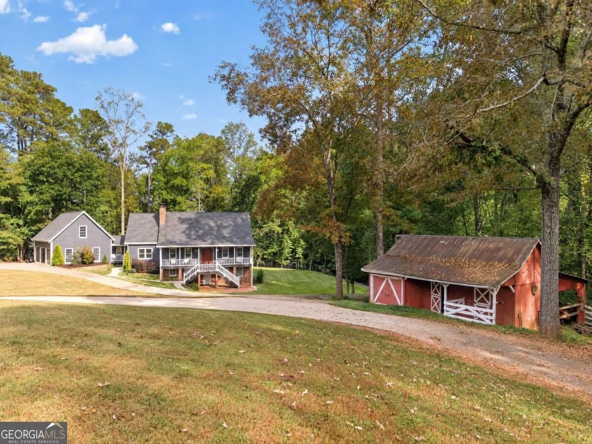 5 bedroom, 3.5 bathroom, 4,542 sq ft single family residence for sale at 13488 Holly Road, Roswell, GA 30075 — photo 7