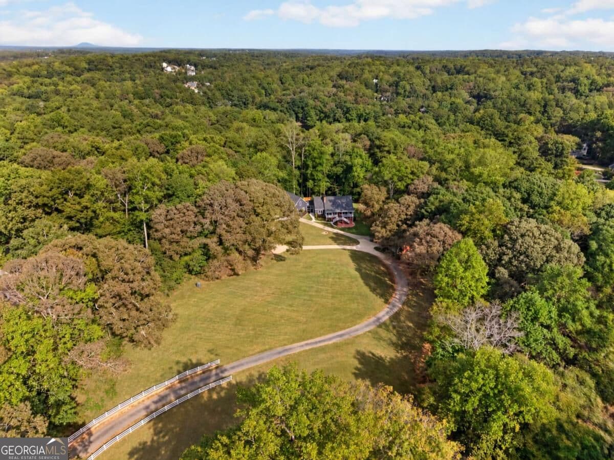 5 bedroom, 3.5 bathroom, 4,542 sq ft single family residence for sale at 13488 Holly Road, Roswell, GA 30075 — photo 3