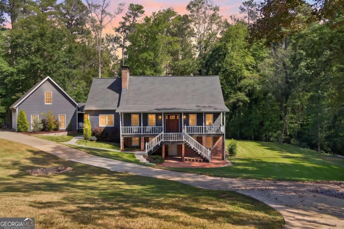 5 bedroom, 3.5 bathroom, 4,542 sq ft single family residence for sale at 13488 Holly Road, Roswell, GA 30075 — photo 9