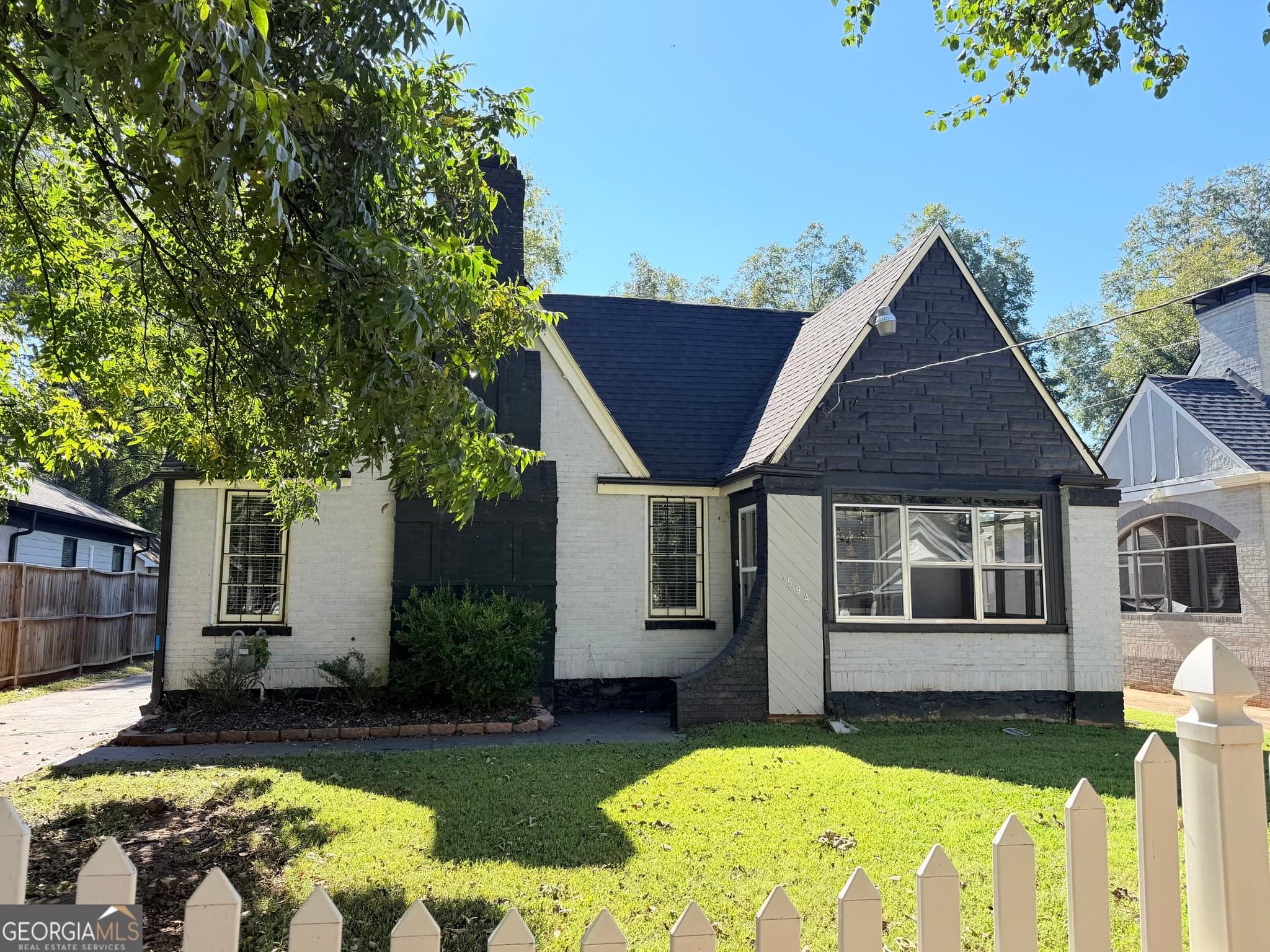 3 bedroom, 2 bathroom, 1,890 sq ft single family residence for rent at 1594 Beecher Street, Atlanta, GA 30310 for $1,895 a month — photo 1 of 18