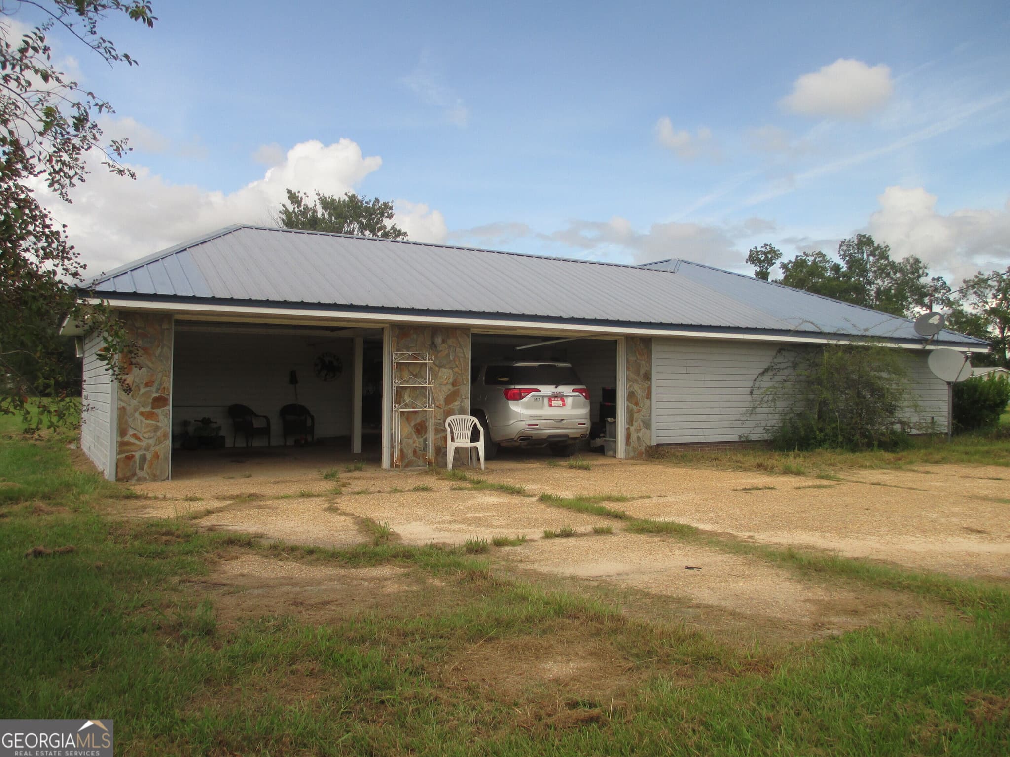 3 bedroom, 2 bathroom, 2,800 sq ft single family residence for sale at 646 Foster Steadham Road, Baxley, GA 31513 — photo 5