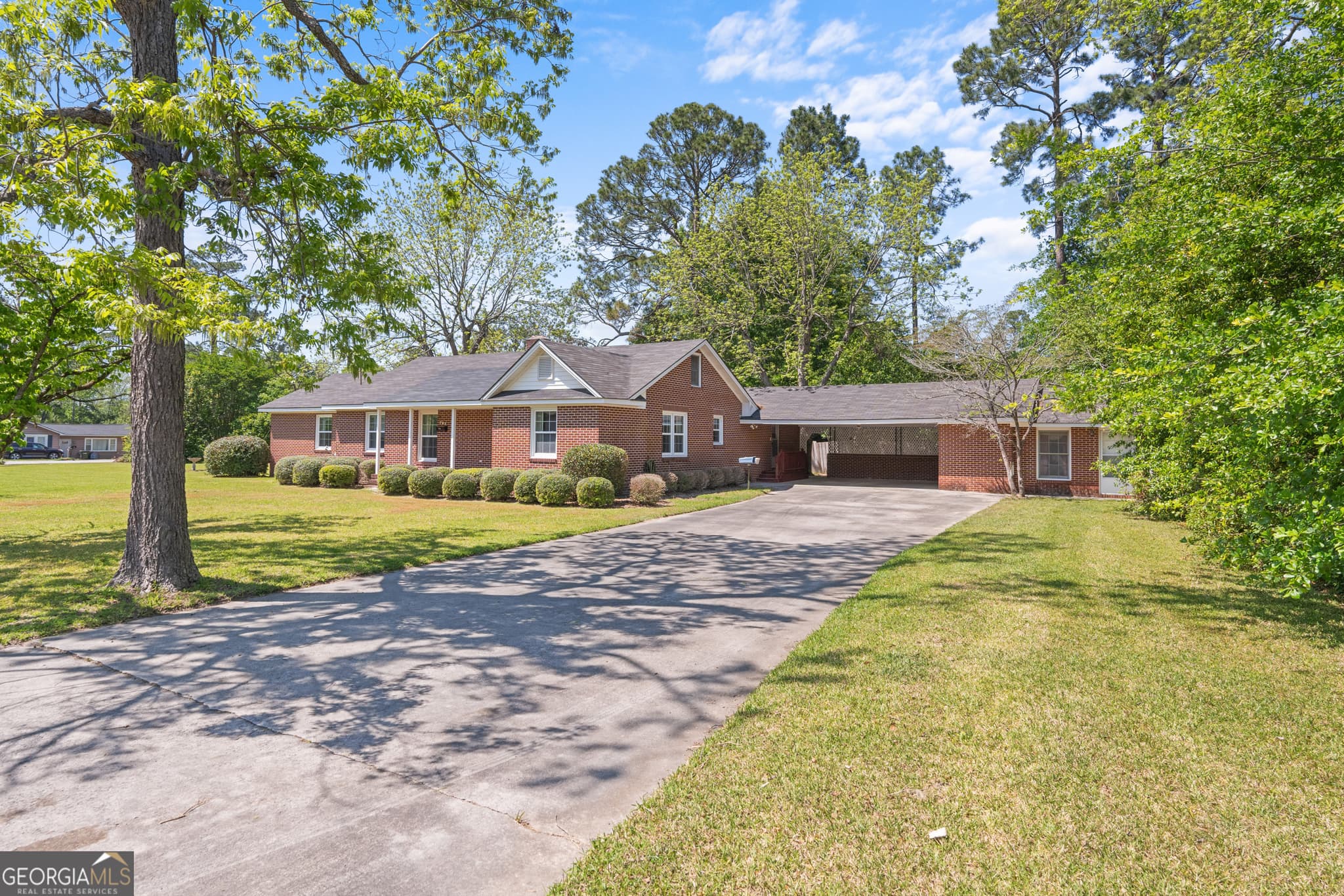 3 bedroom, 2 bathroom, 2,201 sq ft single family residence sold at 703 Wells Street, Claxton, GA 30417