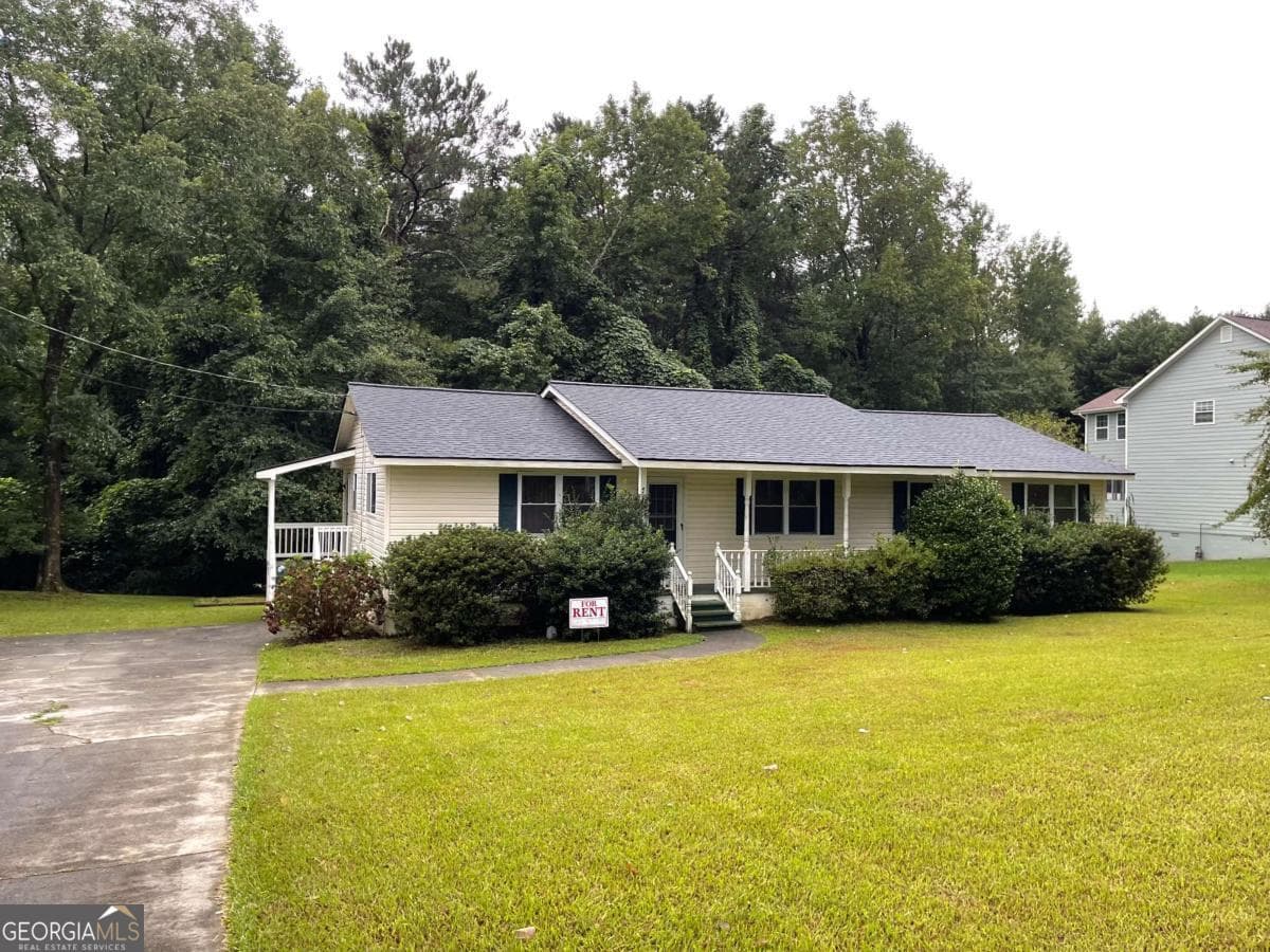 3 bedroom, 2 bathroom, 1,456 sq ft single family residence for rent at 1031 Rock Springs Road, Lawrenceville, GA 30043 for $2,200 a month — photo 3